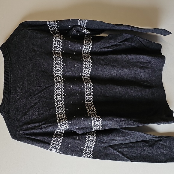 GAP  Medium Black and White Reindeer Crewneck Sweater - Picture 3 of 5